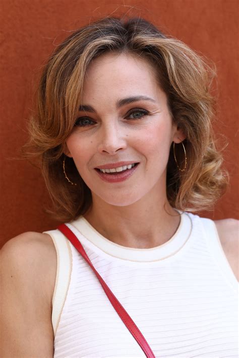 Photo : Claire Keim au village lors des internationaux de France de