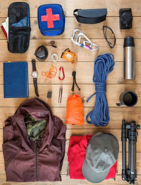 Day Hike Packing List | 13 Essentials for Hiking (& how to avoid extra ...