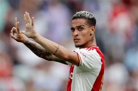 Antony is giving Manchester United a reason not to sign him - Richard ...