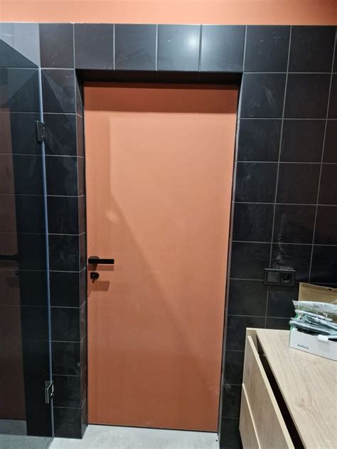 Двері прихованого монтажу зі сторони санвузла | Door handles, Door ...