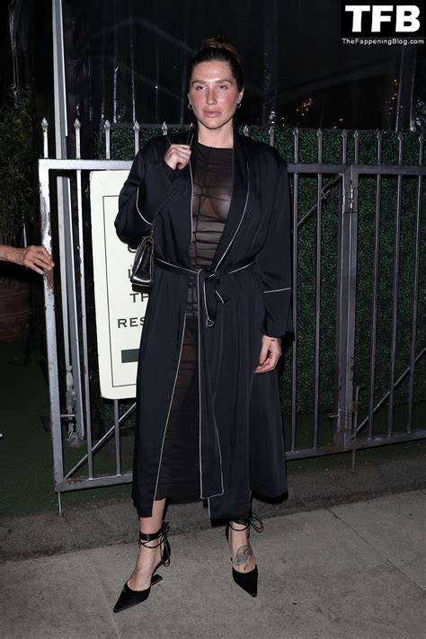 Kesha Flashes Her Nude Boobs As She Exits A Late Dinner At Giorgio