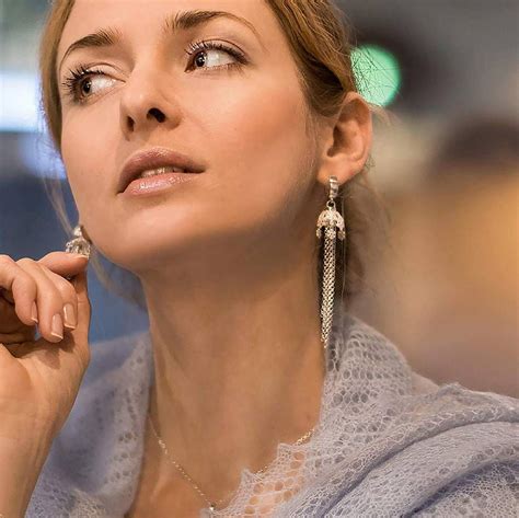 Сегодня именины у Анны! Имя "Анна" переводится как "миловидная ...