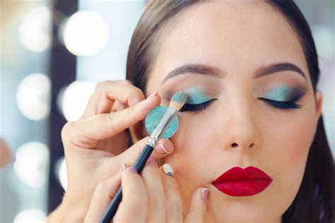makeup artist jd institute  fashion technology