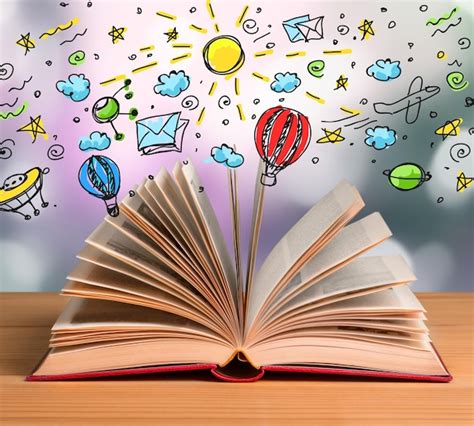 Открытая книга на столе, крупным планом | Премиум Фото