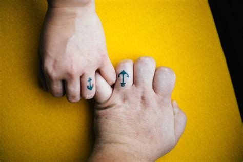 Wedding ring tattoo woman | Honestweddingadvice.com