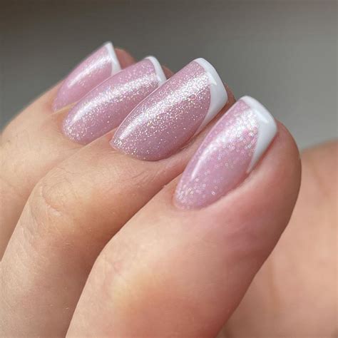 Francesinha Rosa Com Glitter - Francesinha com glitter: 20 inspirações para brilhar por aí - Dia de Beauté