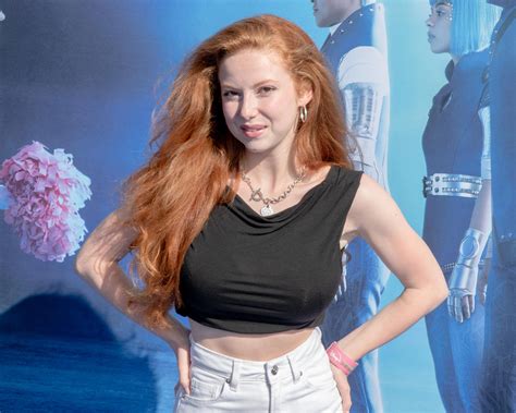 Francesca Capaldi : Celebswithbigtits