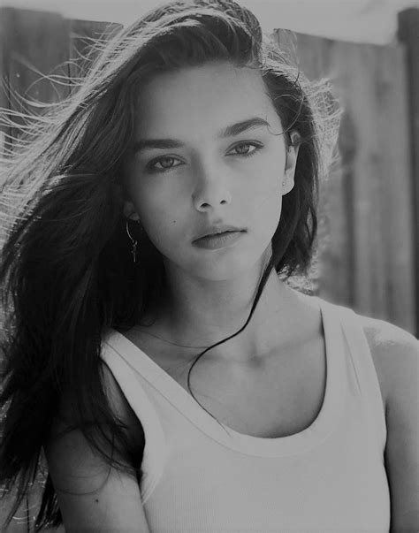 Violet Lux | Mädchen