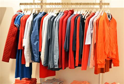Portant vêtements : comment choisir le meilleur en 2025