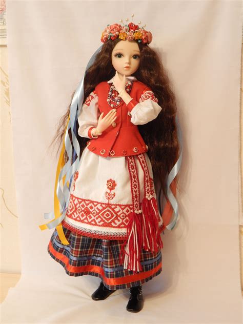 Кукла в белорусском костюме