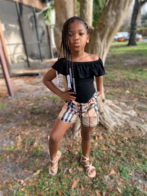 Pin de Leila Stanfield. em Chill outfits