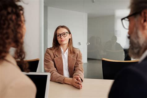 The Importance of Body Language in Job Interviews | PSCI