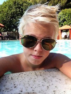 Pool selfie Instagram Profile, Instagram Posts
