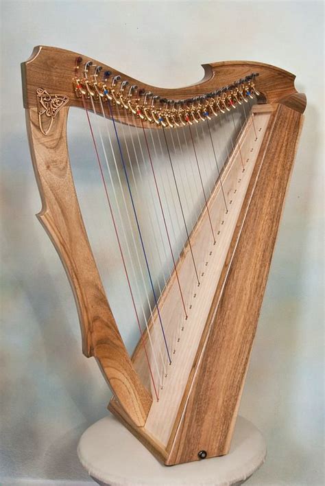 Кельтская арфа - Limerick - Орех
