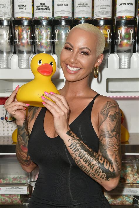 Star Sightings: Amber Rose Sweetens Up, Jessica Alba and Cash Warren