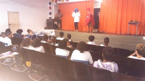 Amigos da... - Amigos da Escola Municipal Waldemar Falcão