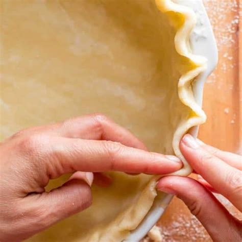 Easy Pie Crust Recipe (VIDEO) - NatashasKitchen.com