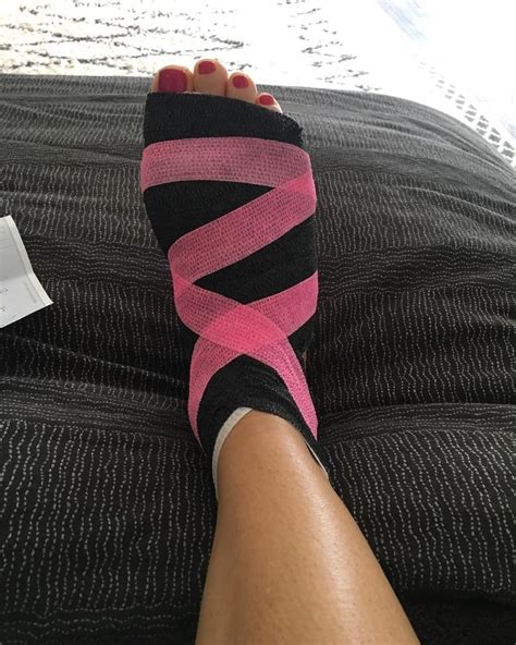 Amanza Smith's Feet - I piedi di Amanza Smith - Celebrities Feet 2022