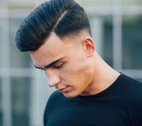 Прическа side part