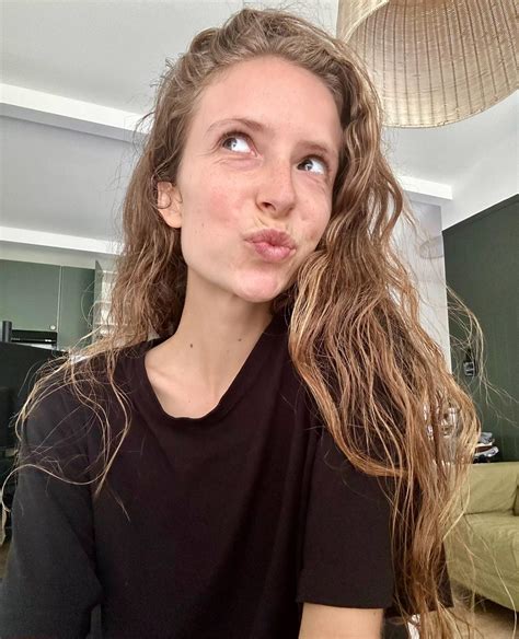 Do you think I look cute? : r/OnlyFaces