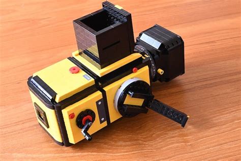 Полностью функционирующая камера Hasselblad, построенная из LEGO (18 фото)