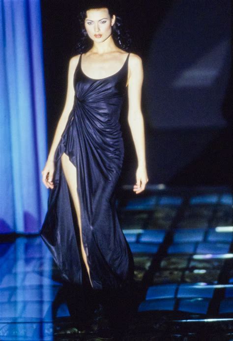 Shalom Harlow / Atelier Versace Runway Show S/S 1995 | Runway fashion