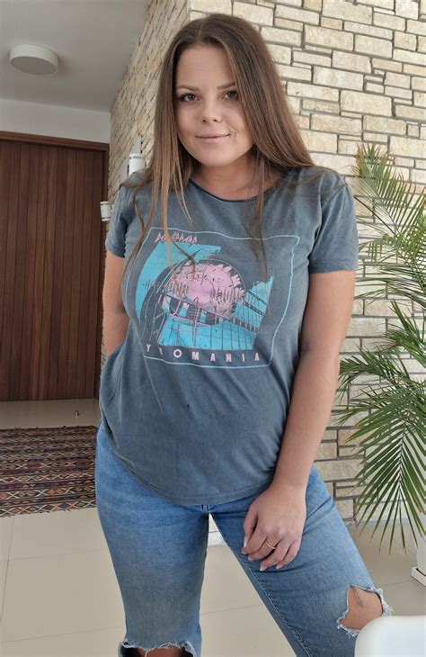 TW Pornstars - Lea Lovebird. Twitter. I wish you a great start into the