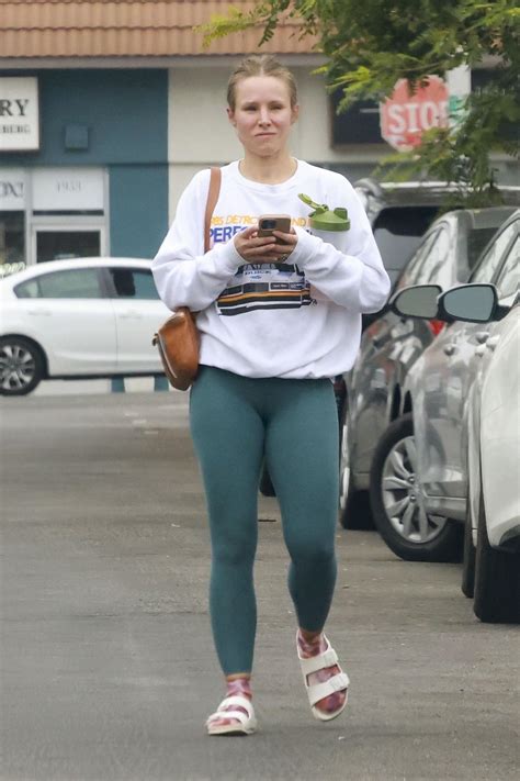 Kristen bell : r/CelebritiesYogaPants