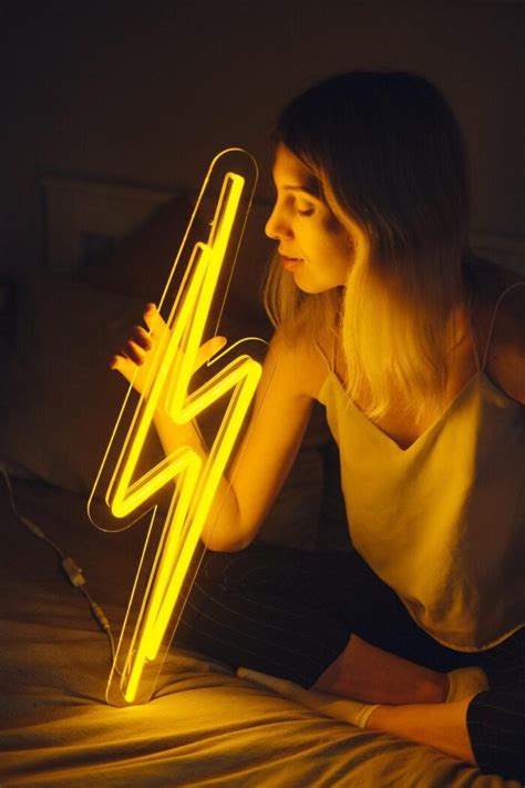 Молния - Неоновые вывески FLIX NEON