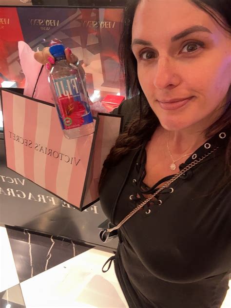 Jen Barefootmamamn (@barefootmamamnvibes) • Instagram photos and videos