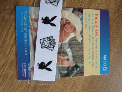 PLAYBOY - Playboys Pamela Anderson Single Pam at the Beach Chase Card