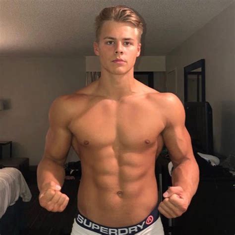 เปิดวาร์ป PEACHY BOY ดาวยั่วสุดแซ่บ ดีกรีเทพเอวหวานงานดีแห่ง OnlyFans