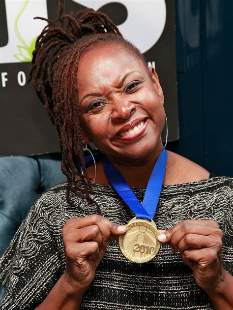 Robin Quivers's Instagram, Twitter & Facebook on IDCrawl