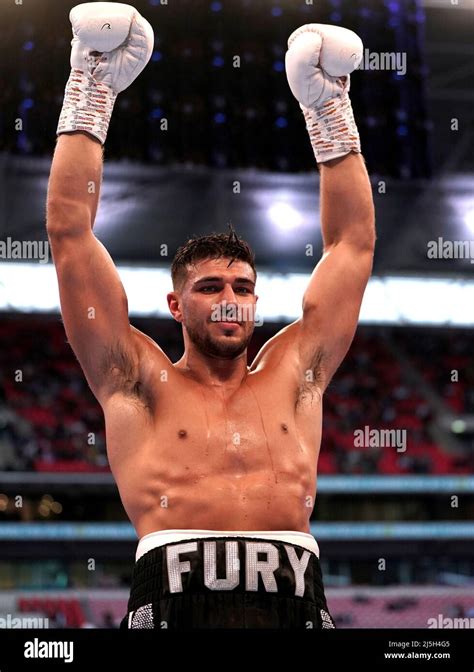 Tommy Fury celebrates after winning his Light Heavyweight fight against ...