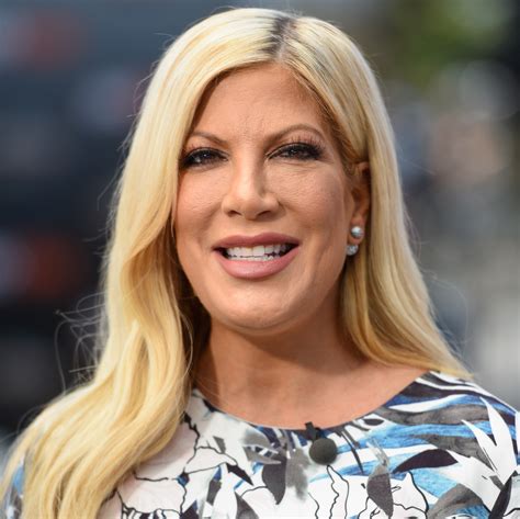 Plastic Surgery For Tori Spelling? See the Actress' Dramatic