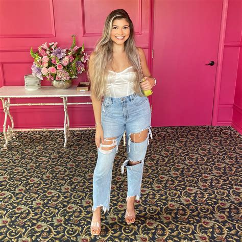 Lexi Lopez's Amazon Page