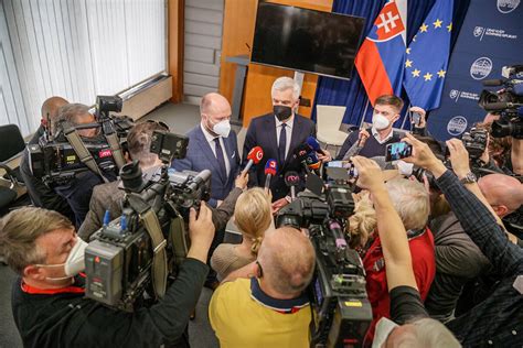 Соседска солидарност: И Словачка протерува тројца руски дипломати - 360 ...