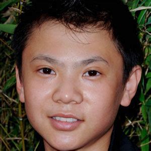 Чжэньвэй Ван (Zhenwei Wang) – биография, личная жизнь, интересные факты ...