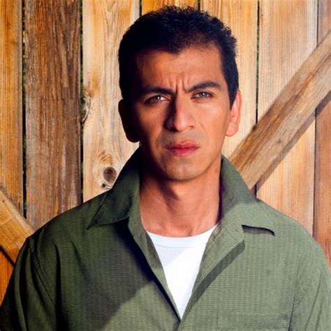 Alex Alegria - YouTube