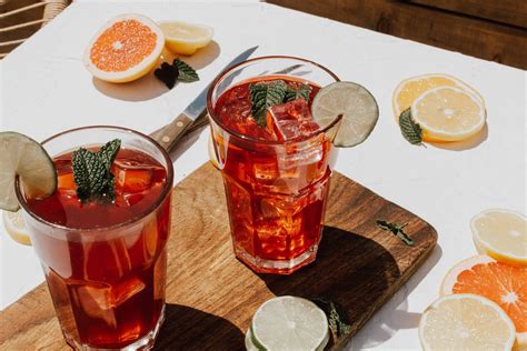 Unravelling the mysteries of kombucha fermentation