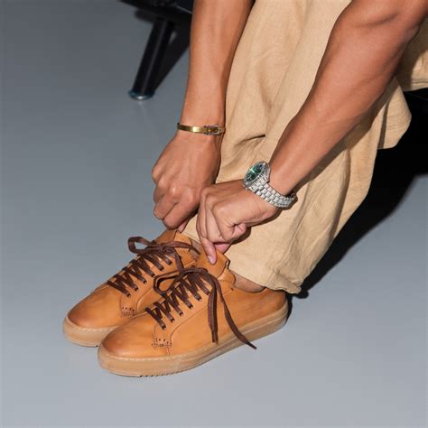 Buy Shoes Online UAE | Free Delivery & Easy Returns | FYOR – Fyor UAE