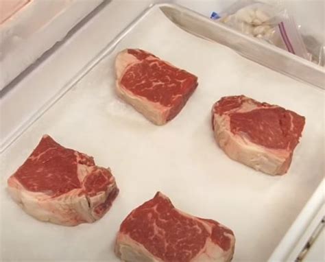how long to thaw frozen steak