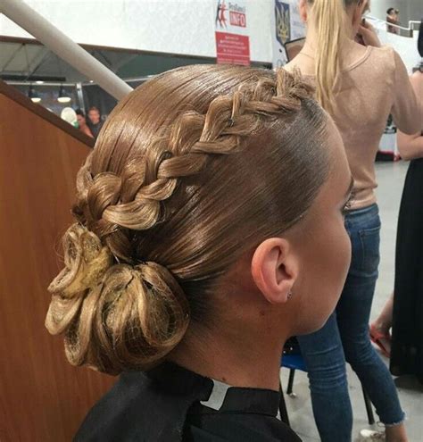 Прическа для бальных танцев | Dance hairstyles, Competition hair ...