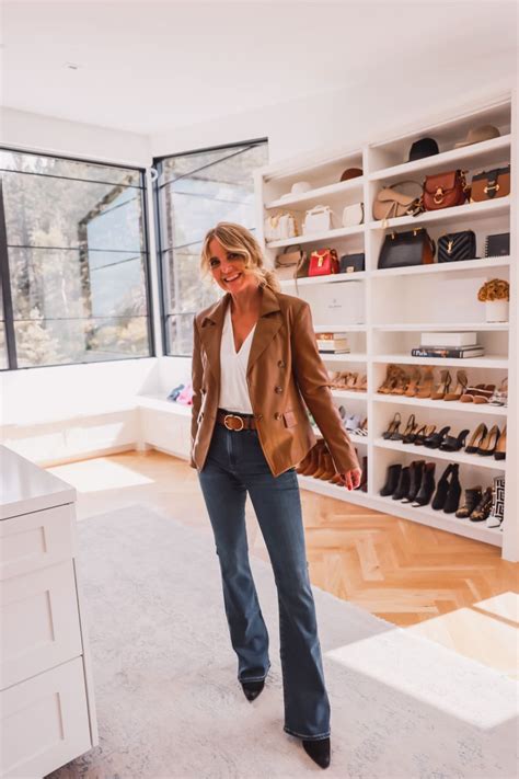11 Simple Tips & Casual Outfits For Women Over 40 That Are Effortlessly