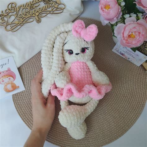 Вязаная мягкая игрушка Зайка в платье с длинными ушами, 25 см, ручная ...