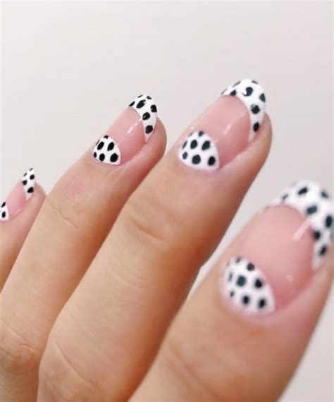 50+ Black and White Nail Art (2024) - TailoringinHindi