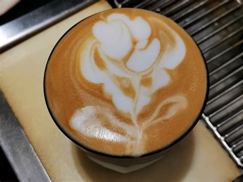 Rose Latte Art Stock Photo - Download Image Now - Art, Backgrounds ...