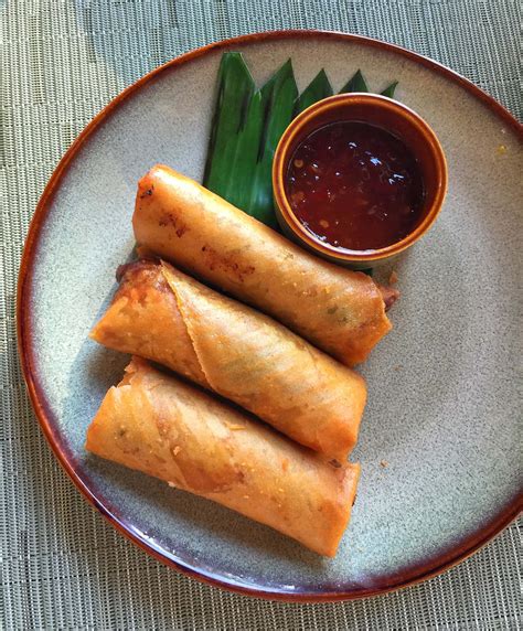 Spring Rolls versus Egg Rolls - FOODICLES