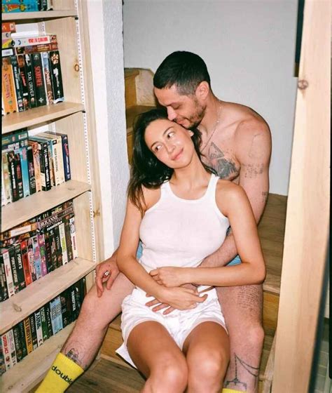 Who is Pete Davidson's Pregnant Girlfriend Elsie Hewitt?