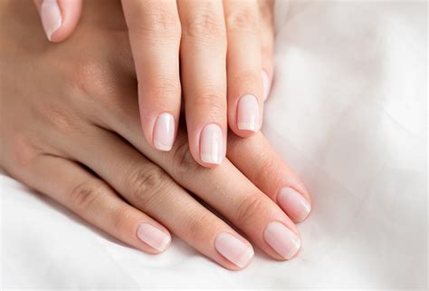 خطوات بسيطة وطبيعية لتجميل الأظافر وتطويلها في المنزل - Jadeedoha